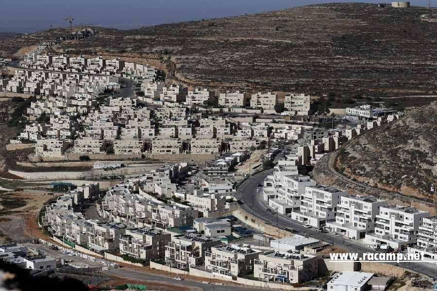 A picture shows a view of the Israeli settlement of Givat Zeev, near the Palestinian city of Ramallah in the occupied West Bank, on November 19, 2019. - Israeli Prime Minister Benjamin Netanyahu said a US statement deeming Israeli settlement not to be illegal "rights a historical wrong". But the Palestinian Authority decried the US policy shift as "completely against international law". Both sides were responding to an announcement by US Secretary of State Mike Pompeo saying that Washington "no longer considers Israeli settlements to be "inconsistent with international law". (Photo by AHMAD GHARABLI / AFP) (Photo by AHMAD GHARABLI/AFP via Getty Images)