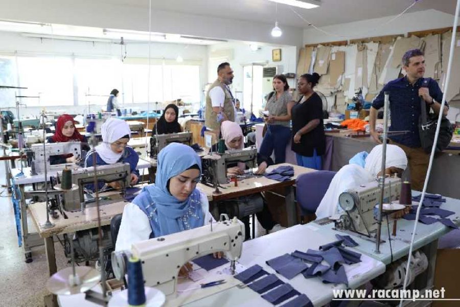 a7f303b0-57cb-4816-89ae-24ad485e7b02